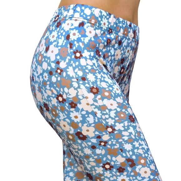 Bell bottom pants and crop cami top in indigo floral - Picture 6 of 6
